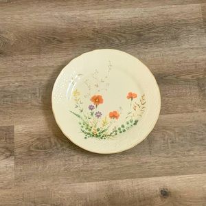 Gorgeous Vintage Mikasa Margaux Round Serving Platter Fine Ivory Japan Gold trim